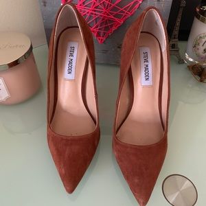 Steve Madden pump